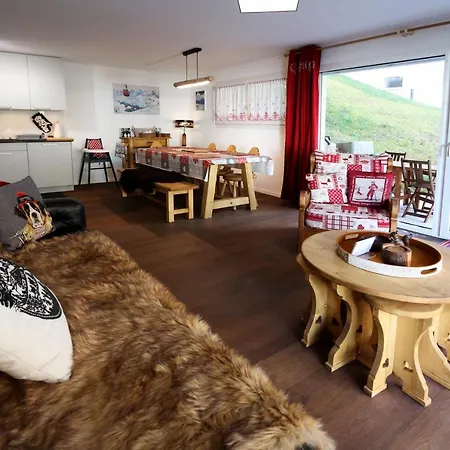 Perrine Garden - Cozy With Private Garden Apartment